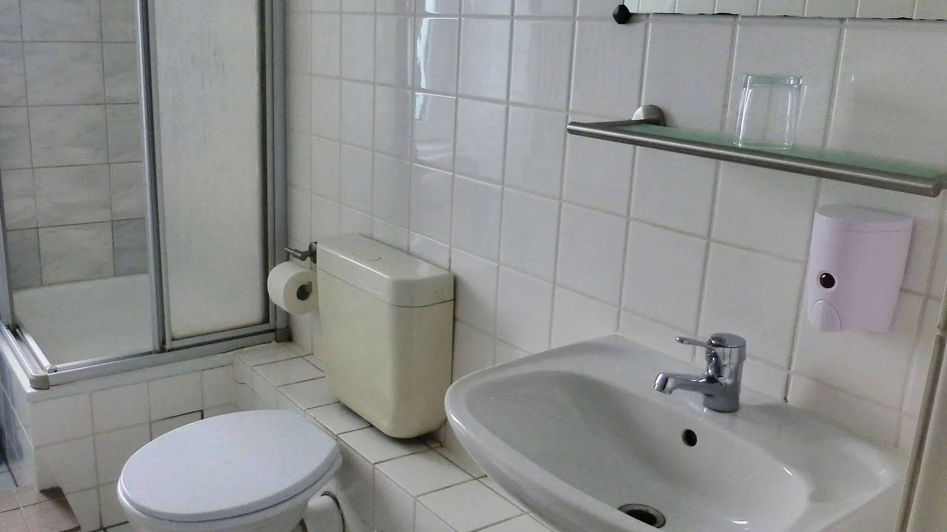 Hotel Rehberge Berlin Mitte 2*,